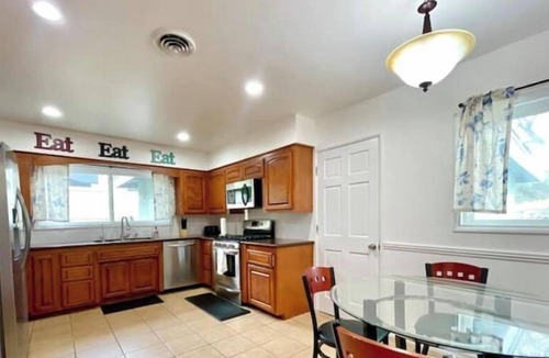 Placentia House | Ultimate Family House Near Disney! w/ Bounce House