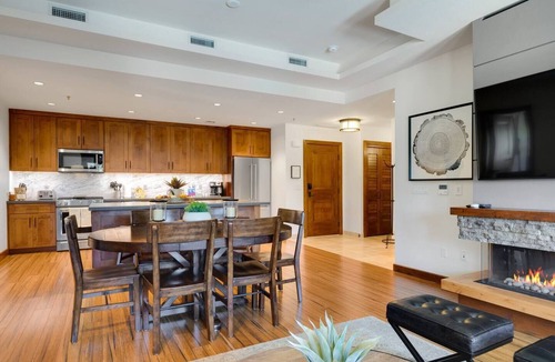 Lakeside Park Condo | Ultimate Luxury -Perfect Location -Extras Galore!