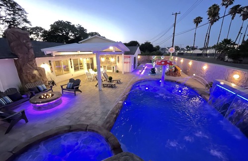 Southwest Anaheim House | ULTIMATE PRIVATE WATER PARK & POOL Next Disneyland