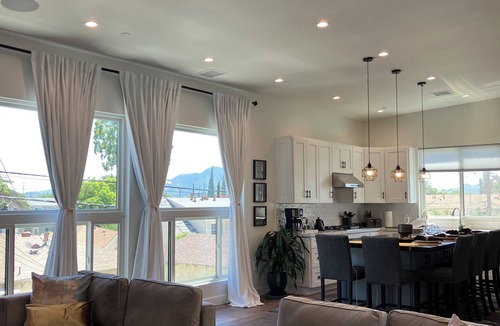NoHo Arts District House | Ultra Modern House near Universal Studios, Burbank Studios, Hollywood Bowl