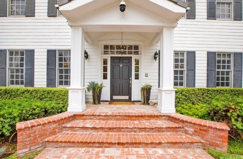 Chatsworth House | Ultra-Private Family Oasis. Dream Villa. Pool, Tennis, Turf Field & private lake