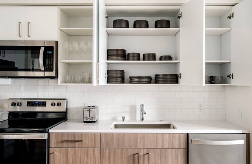 Hayward Apartment | Unbelievable Hayward 2BR w/Pool & Gym, near BART, by Blueground