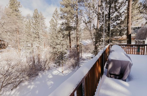 Moonridge Cabin | Under the Starry Skies