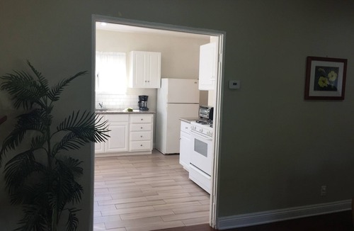 Burbank House | Unique 2 Bedroom Home in Burbank