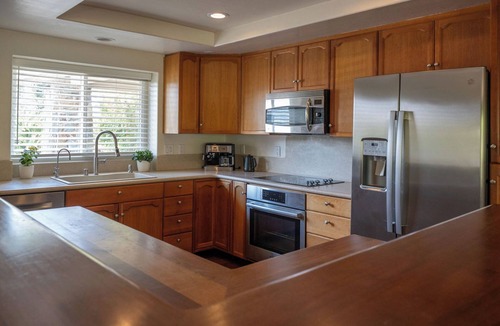 Rancho Santa Fe House | Unique 3-bed home on 1 acre in Rancho Santa Fe, close to racetrack and beaches.