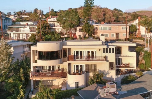 Whittier House | Unique beautiful hilltop home - panoramic views