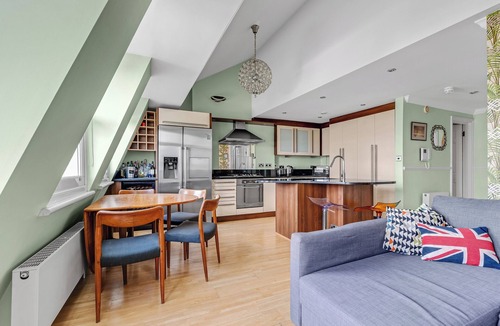 Little Venice Apartment | Unique designer 3 bedroom top floor balcony apartment in central London