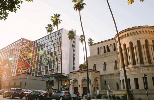 Wilshire Center House | Unleash Your Inner Explorer! 3 Comfortable Units, Pets Allowed, Outdoor Pool