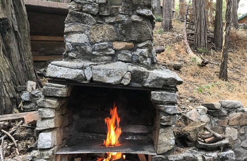 Alta Sierra Cabin | Unplugged Rustic Cabin in the Woods