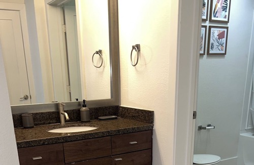 Marina Peninsula Apartment | Unwind in this serene apartment in Marina Del Rey