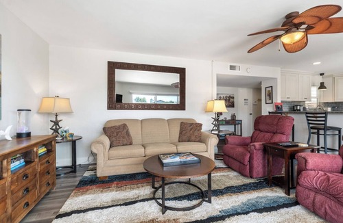 Lantern District Condo | Updated 2 bedroom Lantern District condo all on 1 level. Walk to beaches/harbor.
