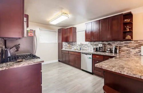 Mount Wilson House | Updated 4 Bedroom Home with Pool and Den