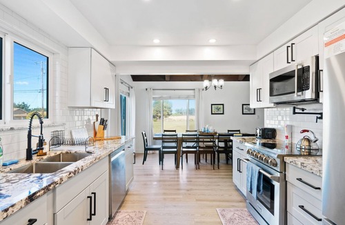 Fort Bragg Villa | Updated 5BR ocean view villa in Mendo-Fort Bragg, dog-friendly, firepit, hot tub