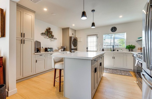 North Central House | Updated Home w/Private Deck, 1 Mi to Rose Bowl!