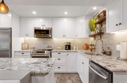 Palm Desert Condo | Updated Ideal Desert Getaway | Steps from Shops & Dining | Community Pool & Spa | Modern Amenities