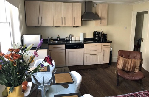 Larkhall Apartment | Upper Apartment in listed Georgian Town House in South Central London