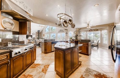 Valley Center House | UPSCALE COUNTRY POOL HOME WITH PRIVATE EXPANSIVE VIEWS