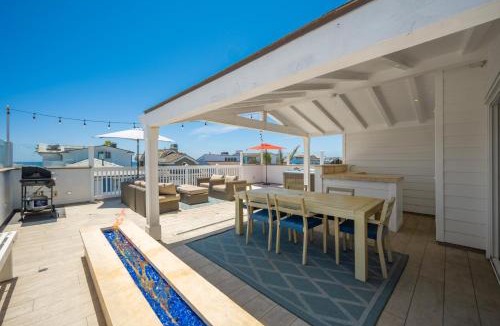 Santa Ana Heights House | Upscale Home with Rooftop Deck, Jacuzzi, & Firepit