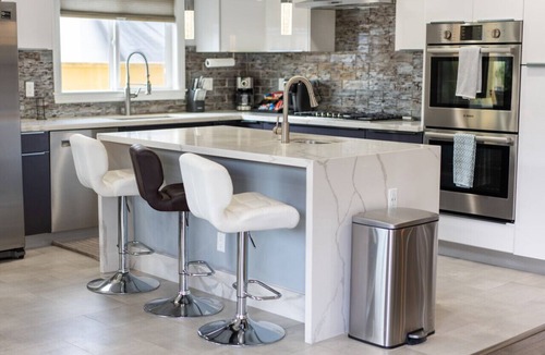 Madrona House | UPSCALE MODERN 4BR TORRANCE HOUSE BUILT 2018 w/GARAGE, FENCED YARD/PATIO (p79)