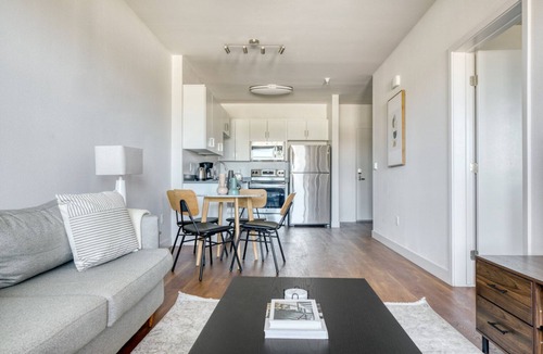 Inglewood Apartment | Upscale Westchester 1BR w/Pool, Gym & W/D, 5 mins to LAX, by Blueground