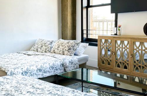 Historic Core Apartment | Urban 1-bedroom Apartment