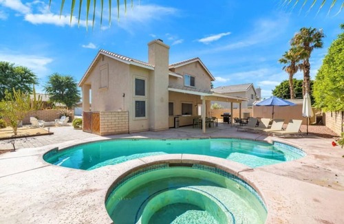 Los Angeles Apartment | Urban Haus Indio| Pool & Spa +Patio+ Fire Pit+ BBQ