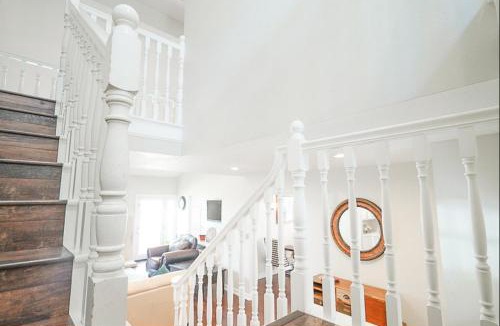 Valencia Villa | Valencia CA Stunning 3100 +sqft, 5Bed/5Bath home