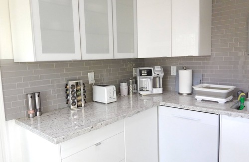 Valley Village Apartment | Valley Village romantic retreat close to Universal Studios & Studio City