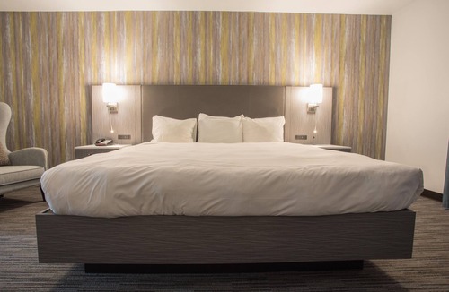 Covina Hotel | Vanllee Hotel and Suites