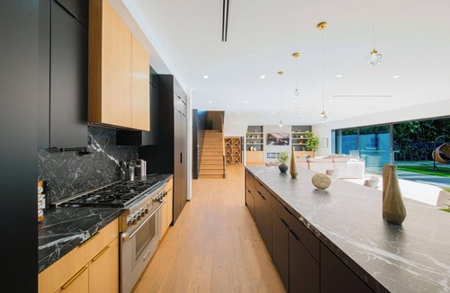 Sherman Oaks House | Varna Villa - Charming Sherman Oaks Retreat with Private Patio & Spa