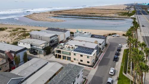 Santa Ana Heights House | Velvet Sand Buyout by AvantStay Steps to Newport Beach Sleeps 22