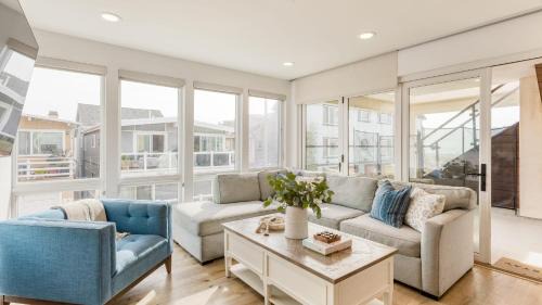 Santa Ana Heights House | Velvet Sand I by AvantStay Steps to Newport Beach Private Rooftop w Outdoor Kitchen Hot Tub