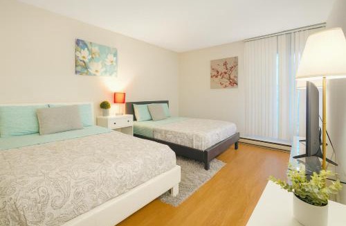 Marina del Rey Apartment | Venice Breeze 2BR - Pool, Hot Tub, Gym - 6-min Walk to Beach