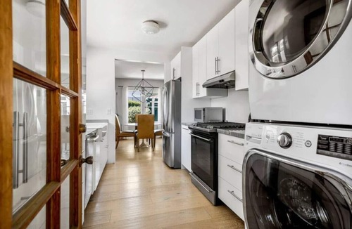 Venice House | Venice Gem: Private Beach Bungalow, Exclusively Month+