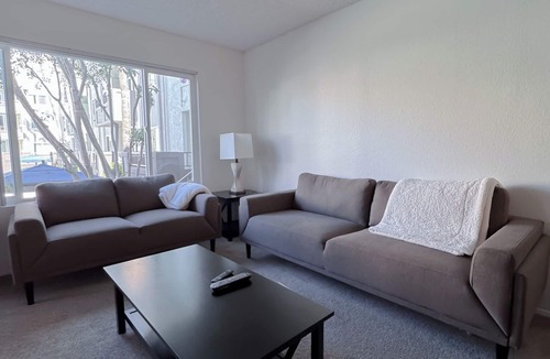 University City Apartment | Veranda La Jolla: Stylish 1BR Retreat in San Diego