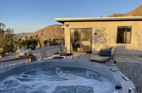 Morongo Valley House | Verdin's Nest - Romantic Retreat with Hot Tub Under the Stars! home