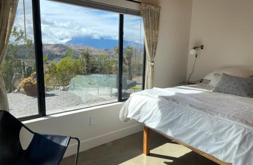 Morongo Valley House | Verdin's Nest - Romantic Retreat with Hot Tub Under the Stars! home