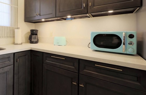 Santa Ana Apartment | Versatile Downtown 1B1B Home near Disneyland