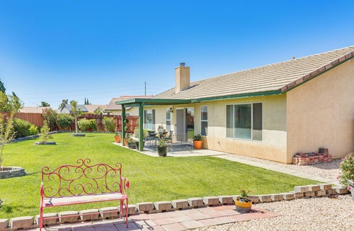 Victorville House | Victorville Home w/Large Yard & Charcoal Grill!