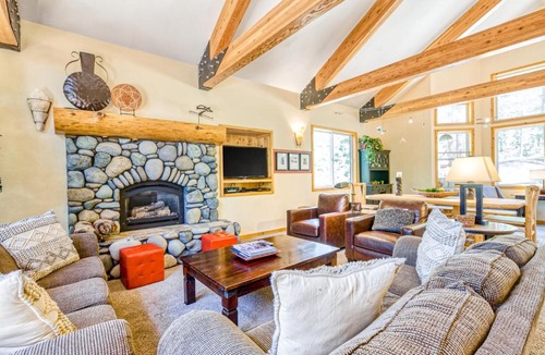 Truckee House | Victory Lodge Northstar