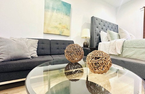 Park Mesa Heights Apartment | View park , inglewood , Sofi , Kia forum, intuít some, Crenshaw Studio 2 LA