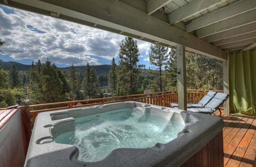 Big Bear Lake House | View Point - Hot Tub, Pool Table, Arcade Game, Slope Views