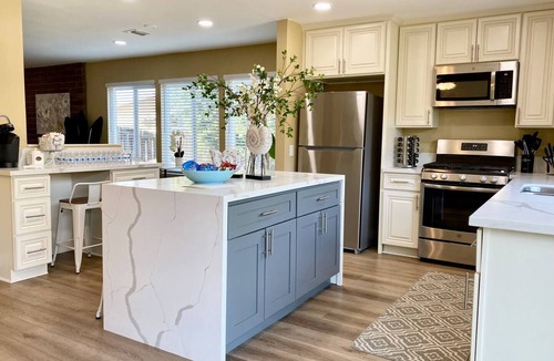 Arlington South House | Villa Blanca| Luxurious 4 BR Pool House | Near UCR