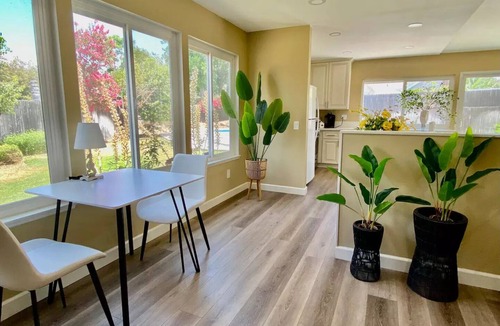Arlington South House | Villa Blanca| Luxurious 4 BR Pool House | Near UCR