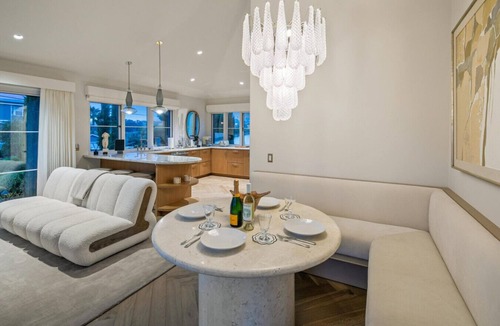 Olde Solana Beach House | Villa Chalarosi | Coastal Escape steps from the Sand!
