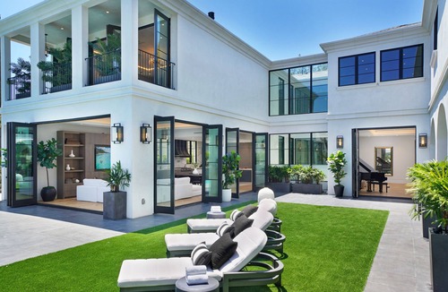 The Flats Villa | Villa Colette by LuxJB 🏆 Beverly Hills Flats Mega Mansion 🏆 Sleeps 18 🏆 9 Beds