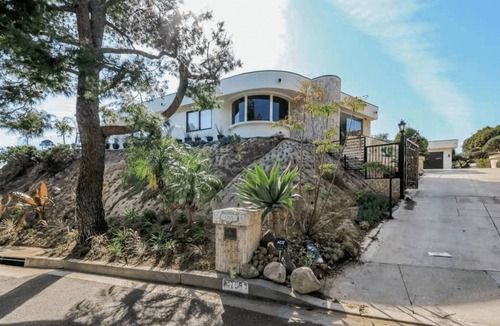The Flats Villa | Villa Hillside