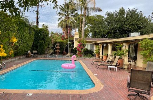 Historic Tennis Club Villa | Villa M - 1bedroom villa with kitchen, steps from downtown Palm Springs! 🍒