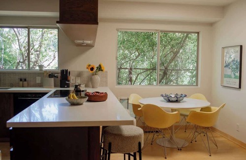 Los Angeles House | Villa Mountain Getaway with a Pool Hot Tub 5 Beds