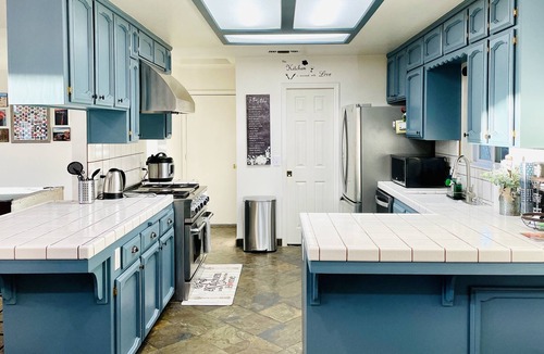 Oakhurst House | Villa near Yosemite & bass lake w/Hot Tub/EV charging